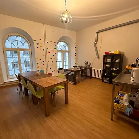 Hostel Imaginary (adults Only) *