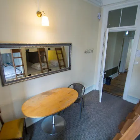 Hostel Imaginary (adults Only) *