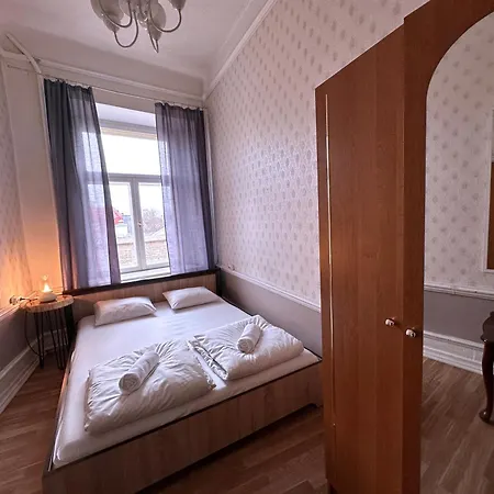 Hostel Imaginary (adults Only) *