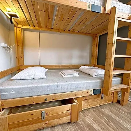 Hostel Imaginary (adults Only) *